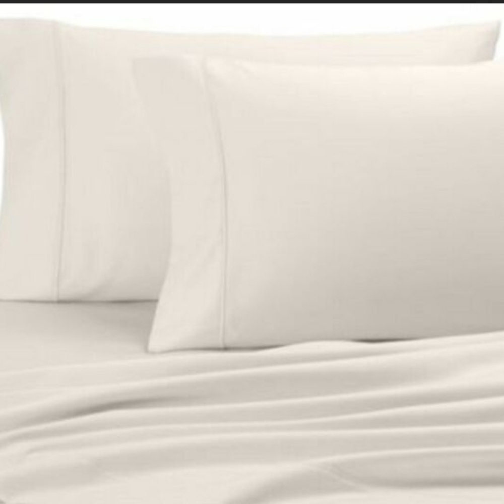 SALE! Therapedic Ivory Pillowcase nwot